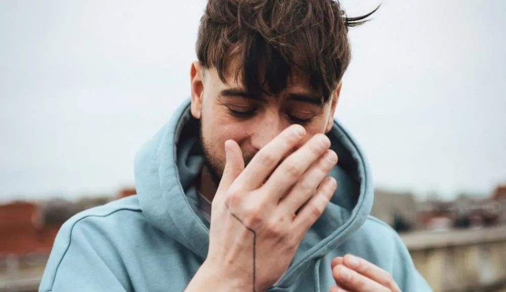 Illustration pour Exclu&nbsp;: Awir Leon nous offre « Feathers », touchante chorégraphie alt-folk