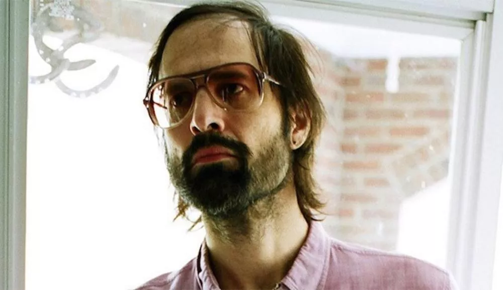 Illustration pour Tsugi Daily&nbsp;: Les nouveaux titres de DRAM et Bjarki, la disparition de David Berman&#8230;