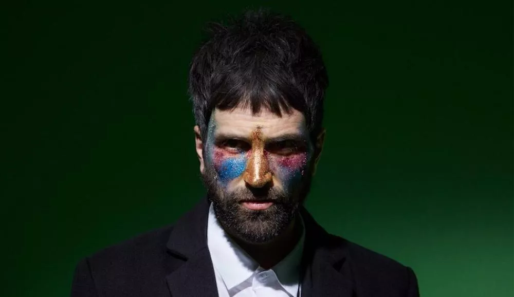 Illustration pour « Avant la guitare, j&rsquo;ai d&rsquo;abord eu un sampleur  »&nbsp;: rencontre avec Sergio Pizzorno, guitariste de Kasabian