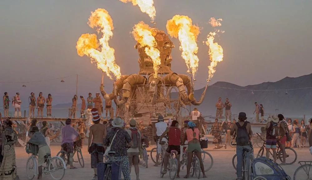 Illustration pour Tsugi Daily&nbsp;: le set dingue de Carl Cox au Burning Man 2019