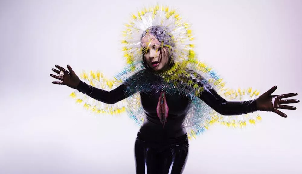 Illustration pour Tsugi Daily&nbsp;: Björk annonce la réédition de son avant-dernier album&#8230; en VR !