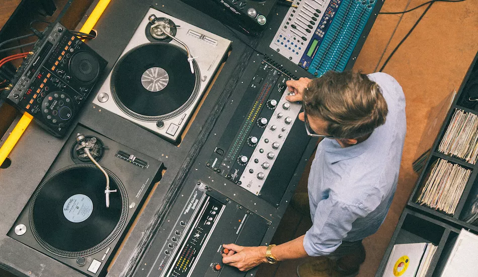 Illustration pour Système Son&nbsp;: le meilleur sound-system de votre dimanche