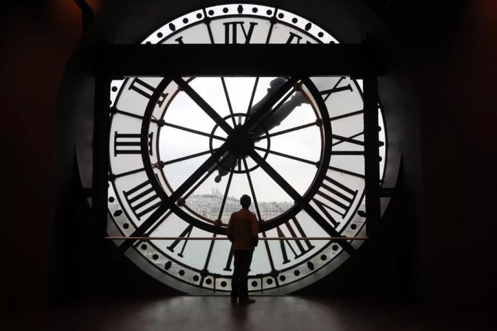 Illustration pour Nicolas Godin (AIR) va jouer en live devant l&rsquo;horloge du Musée d&rsquo;Orsay