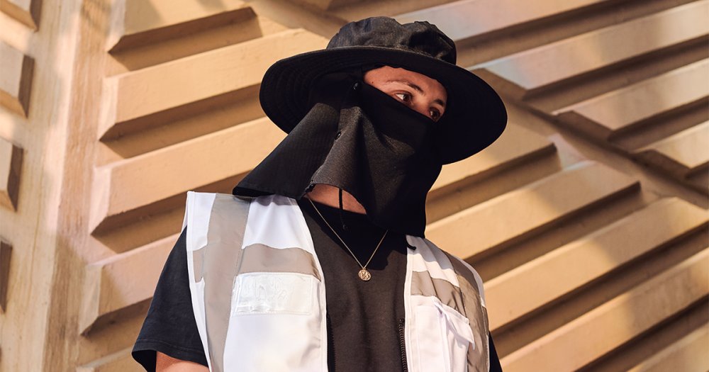 Illustration pour Un mystérieux artiste réussit à mélanger techno et trap ensemble