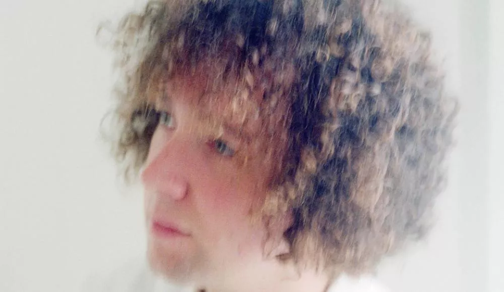 Illustration pour La moitié de Paradis vient de remixer la moitié de Air