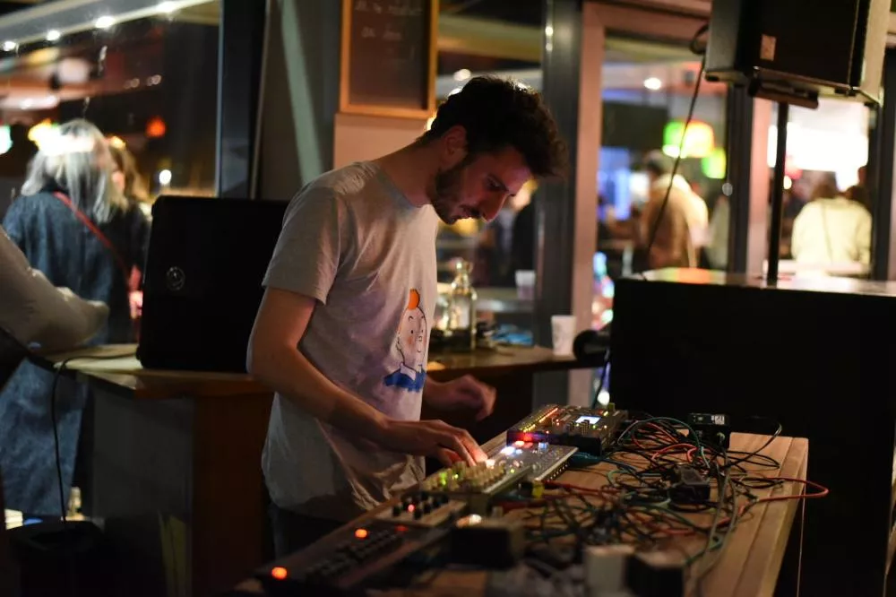 Illustration pour Astro hiver 2020 &#8211; Mourir à Brest &#8211; Raymond D. Barre &#8211; Margot Dejeux 1