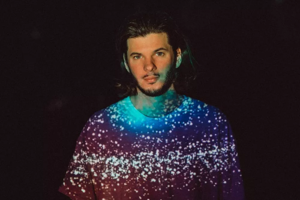 Illustration pour Exit l&rsquo;electro-chill, bonjour post-dubstep&nbsp;: Fakear change tout