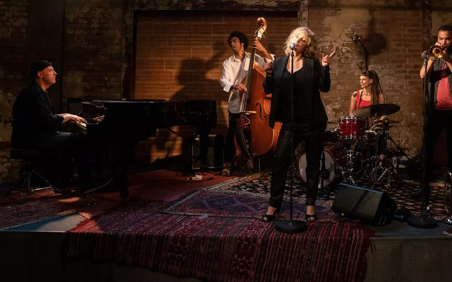 Illustration pour À écouter&nbsp;: l&rsquo;élégante playlist jazz de la série tournée à Paris The Eddy