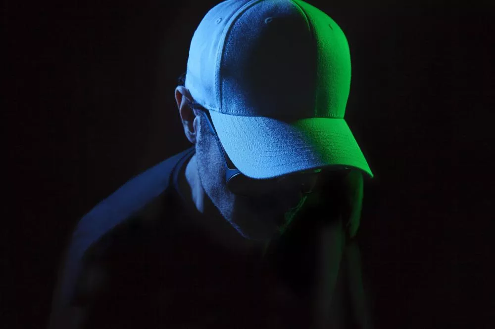 Illustration pour Marc Acardipane Press 1-L