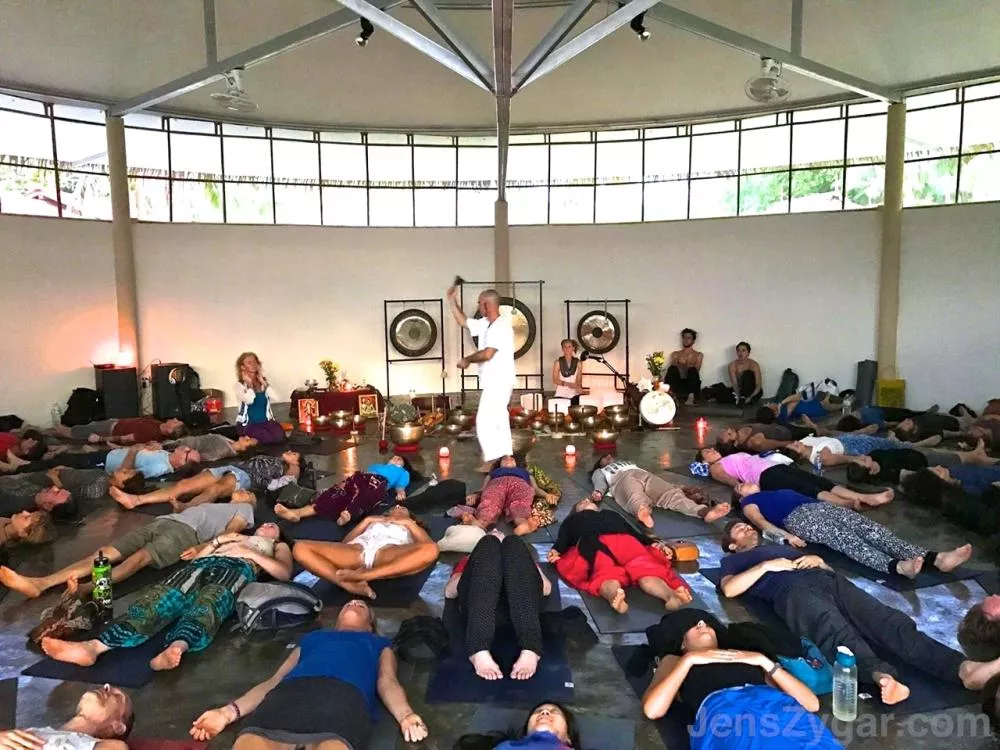 Illustration pour sacred-shamanic-sound-bath