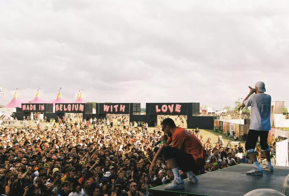 Illustration pour 5 artistes qu’on ne manquera pas au Dour Festival 2021