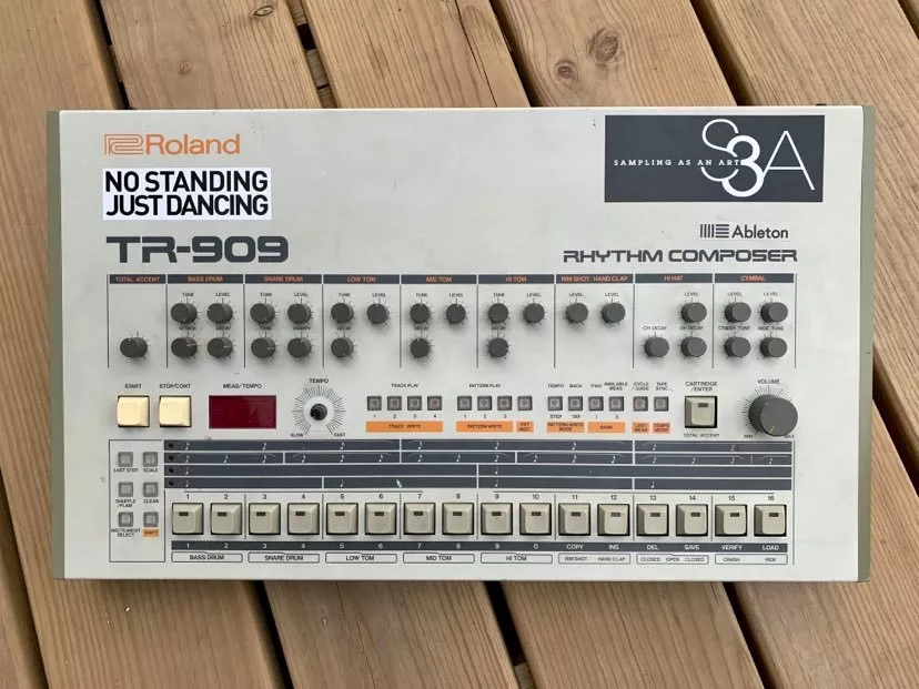 Illustration pour 83387073_1103751629997116_6745450766969065796_n