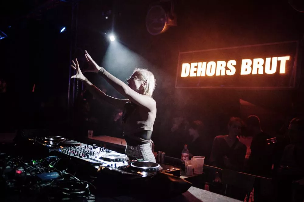 Illustration pour Fermeture de Dehors Brut&nbsp;: retour sur 9 ans de règne de Surprize