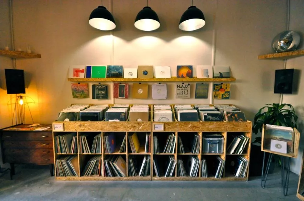 Illustration pour Disquaire days -Marseille_Extend-and-play_lovespotsjpg-1205×800 vinyles