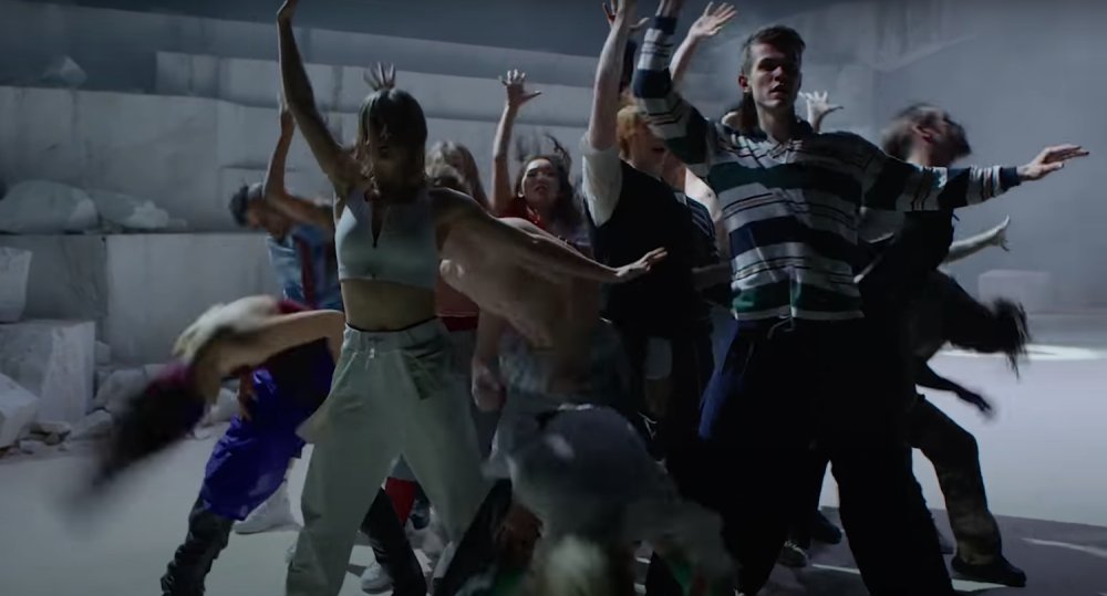 Illustration pour Une sacrée leçon de danse et d&rsquo;expressivité dans le dernier clip de Rone