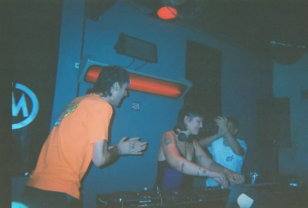 Illustration pour Les artistes racontent leur première fois au Meta, haut lieu de la fête libre à Marseille