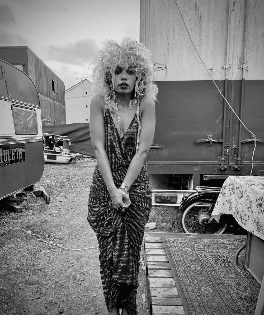 Illustration pour Zinda Reinhardt &#8211; photo Troumli (c) Clara De Souza