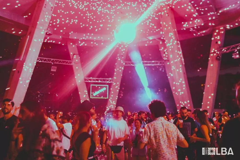 Illustration pour 🎪 Deux nuits au Bon Air à Marseille&nbsp;: retour en festival