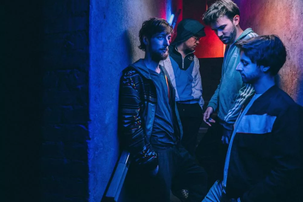 Illustration pour Cheap House © Bartosch Salmanski &#8211; 128db.fr 0001