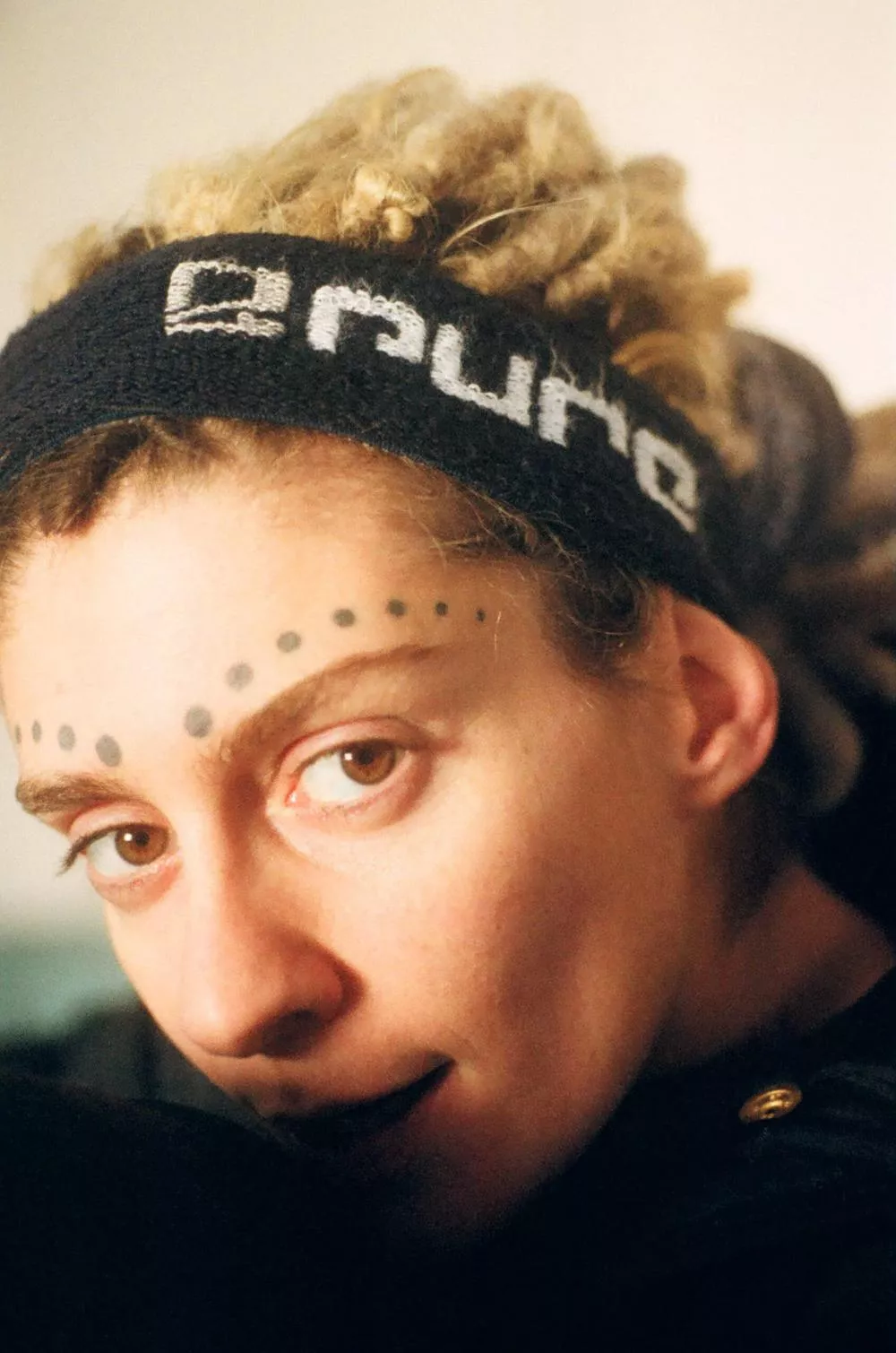 Illustration pour SEXTOY, chez elle, Paris, 1997 Photo olivier Degorce M&#038;M&rsquo;S