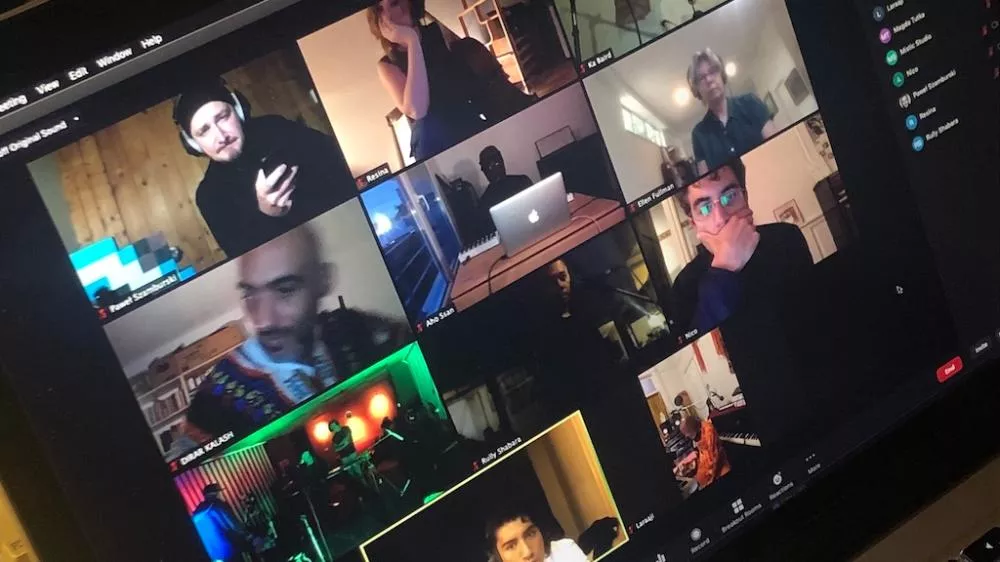 Illustration pour Nicolas Jaar en mode ambient improvisation