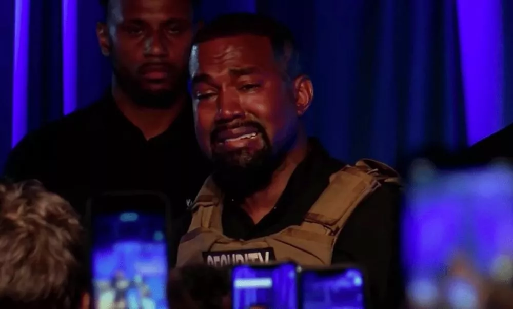 Illustration pour Kanye West viré des Grammy pour “comportement en ligne préoccupant”