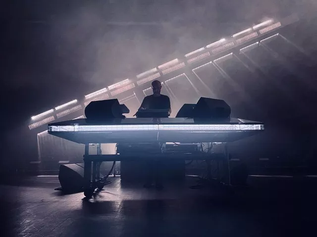 Illustration pour Vitalic à l&rsquo;Accor Arena&nbsp;: « Cela va être à la fois énorme et minimal »