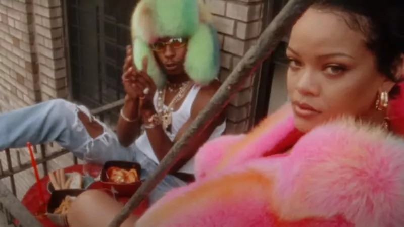 Illustration pour A$AP Rocky lâche un nouveau titre&#8230; pour demander Rihanna en mariage