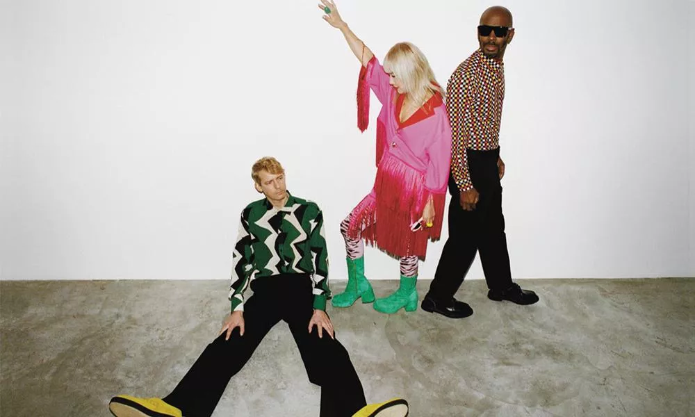 Illustration pour 🔊 Tristesse Contemporaine sort « Rude! », le plus nocturne des tubes de l&rsquo;été