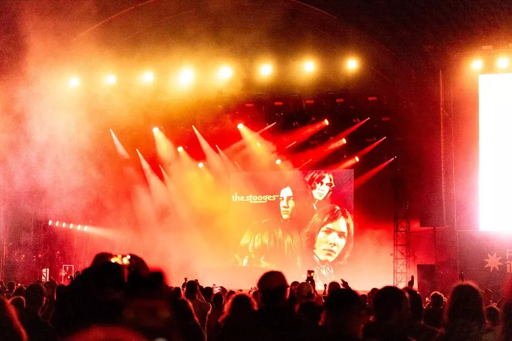 Illustration pour 2ManyDjs@RES2024-1-min