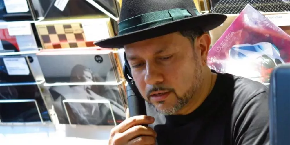 Illustration pour Louie Vega met aux enchères sa collection