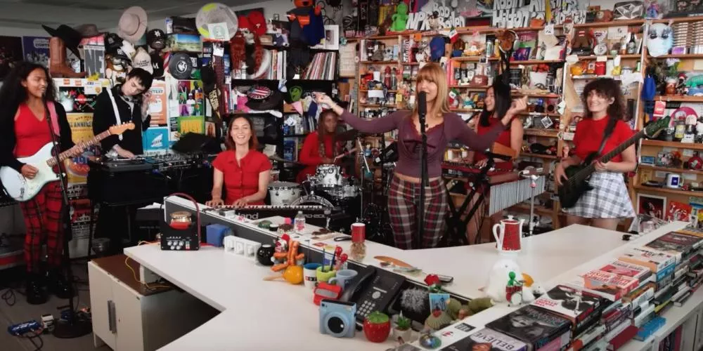 Capture d'écran de "PinkPantheress: Tiny Desk Concert" © NPR