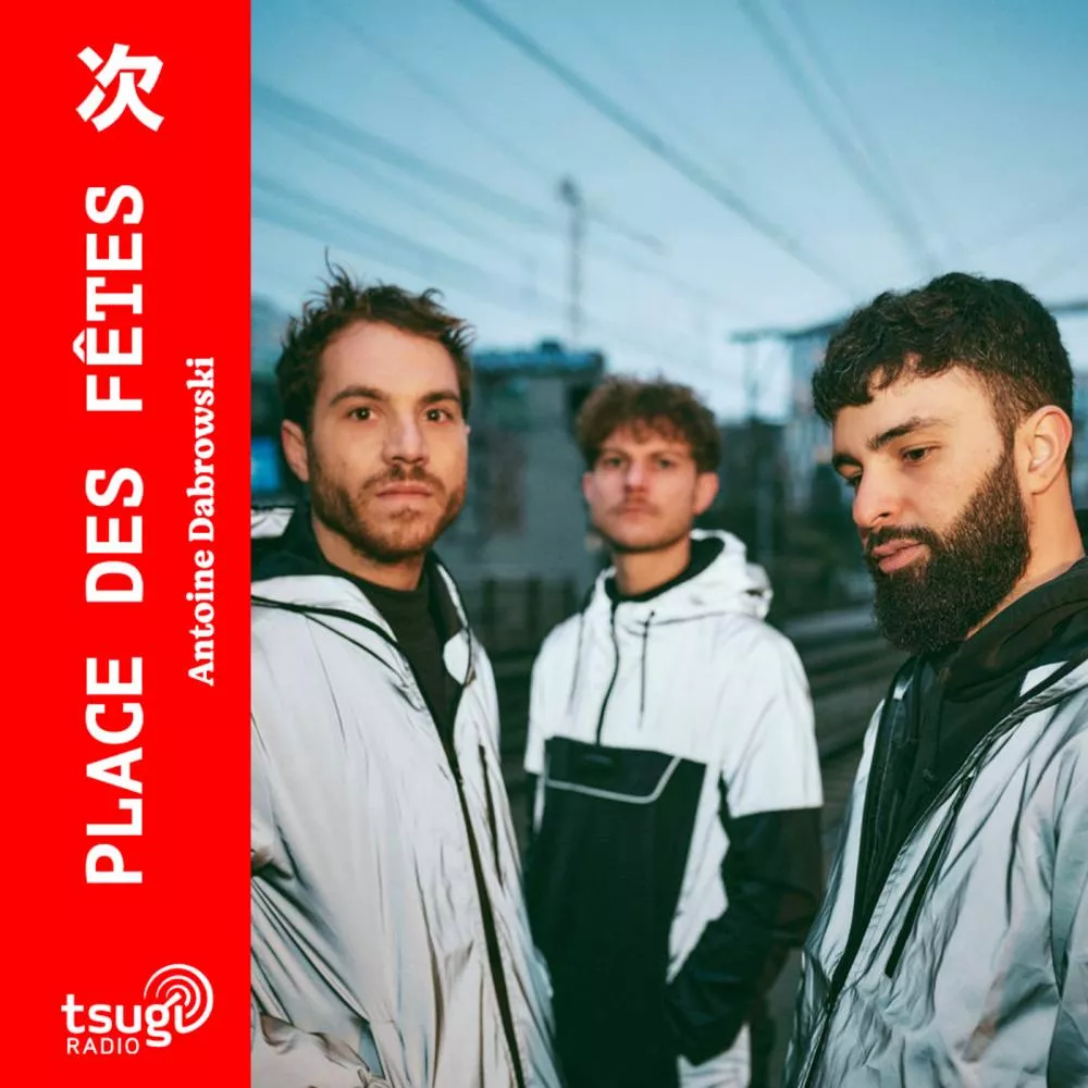 Illustration pour Avec Glass Museum [LIVE]