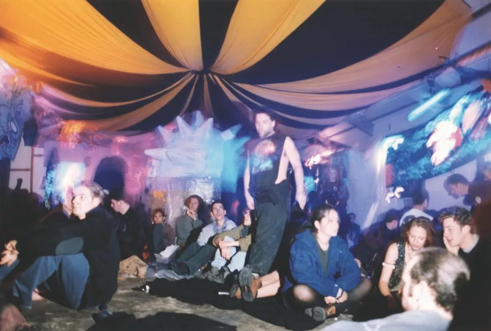 Telepathic Fish 4 crowd, CoolTan, 1993 © Nancy Brown