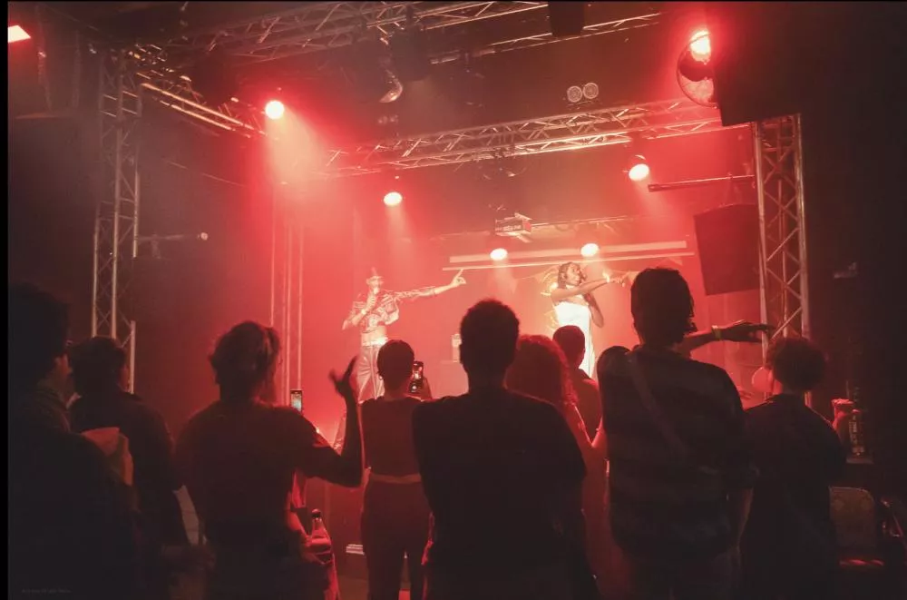 Soirée à la Flèche d'Or © Rodney Akueson