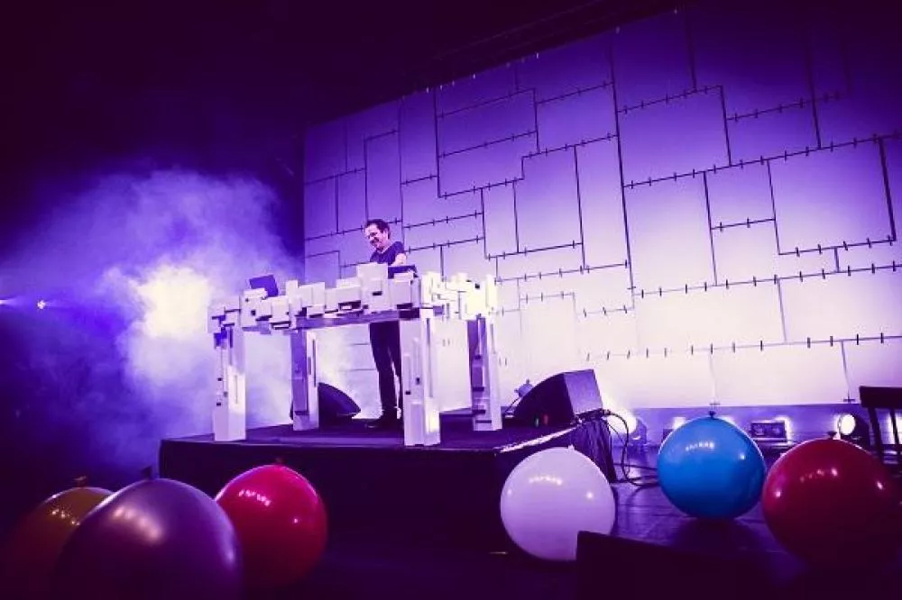 Illustration pour En direct de Rone à l&rsquo;Olympia