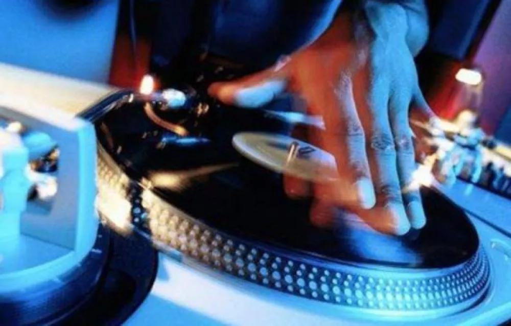 Illustration pour Un webdocu s&rsquo;intéresse au Djeeing français