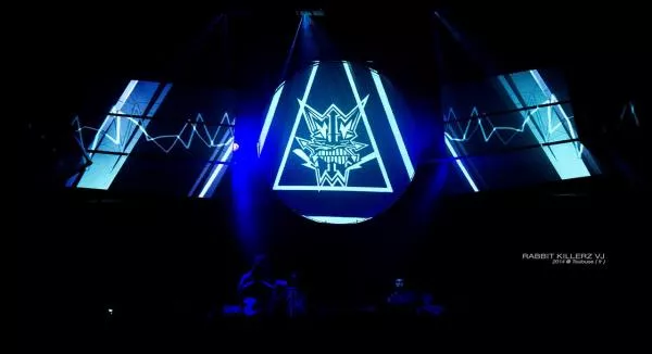 Illustration pour En direct de la soirée Excess Overdrive à la Dune (Toulouse)