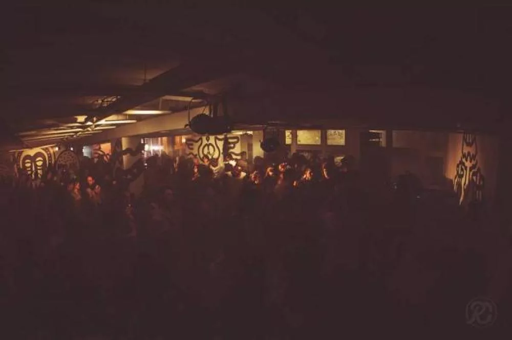 Illustration pour En direct de la soirée Souk Voodoo au 6B