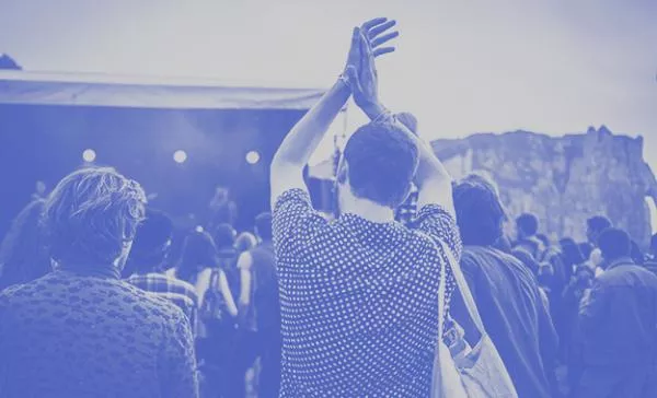 Illustration pour En direct de Hello Birds Festival à Etretat