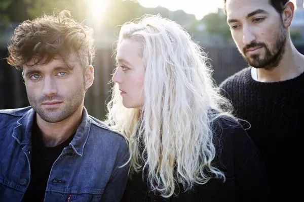 Illustration pour All We Are: « ‘’Utmost Good’’ ressemblait un peu aux Bee Gees sous Diazépam »