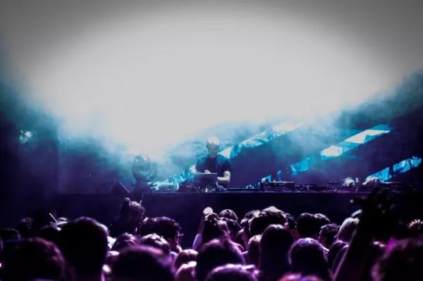 Illustration pour En direct du Berghain au Yoyo