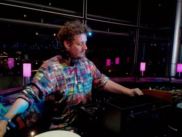 Illustration pour On y était&nbsp;: Weather Off à l&rsquo;Institut du Monde Arabe