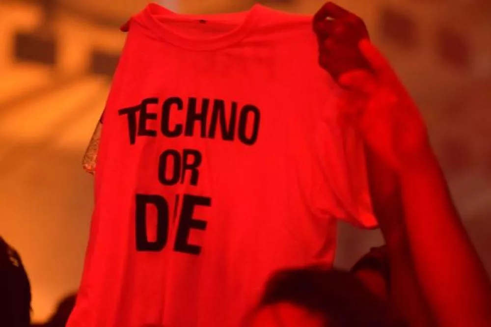 Illustration pour Weather pluvieux, Weather quand même