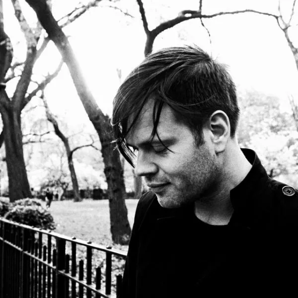 Illustration pour Trentemøller a remixé jennylee de Warpaint