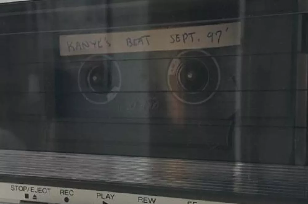 Illustration pour Quand Kanye West était producteur&nbsp;: une cassette pleine d&rsquo;inédits retrouvée sur Ebay
