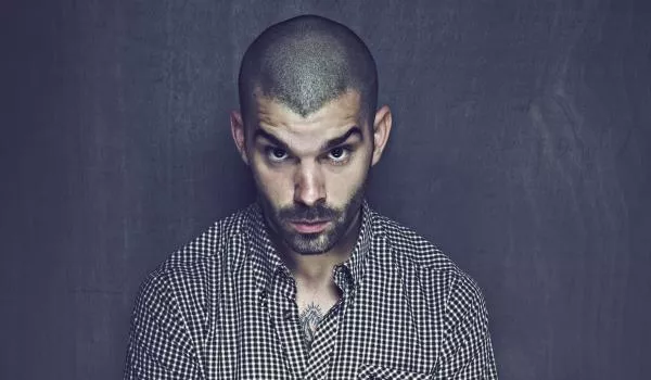 Illustration pour DJ Pone&nbsp;: « j&rsquo;avais envie de gens, de câbles, de regards »