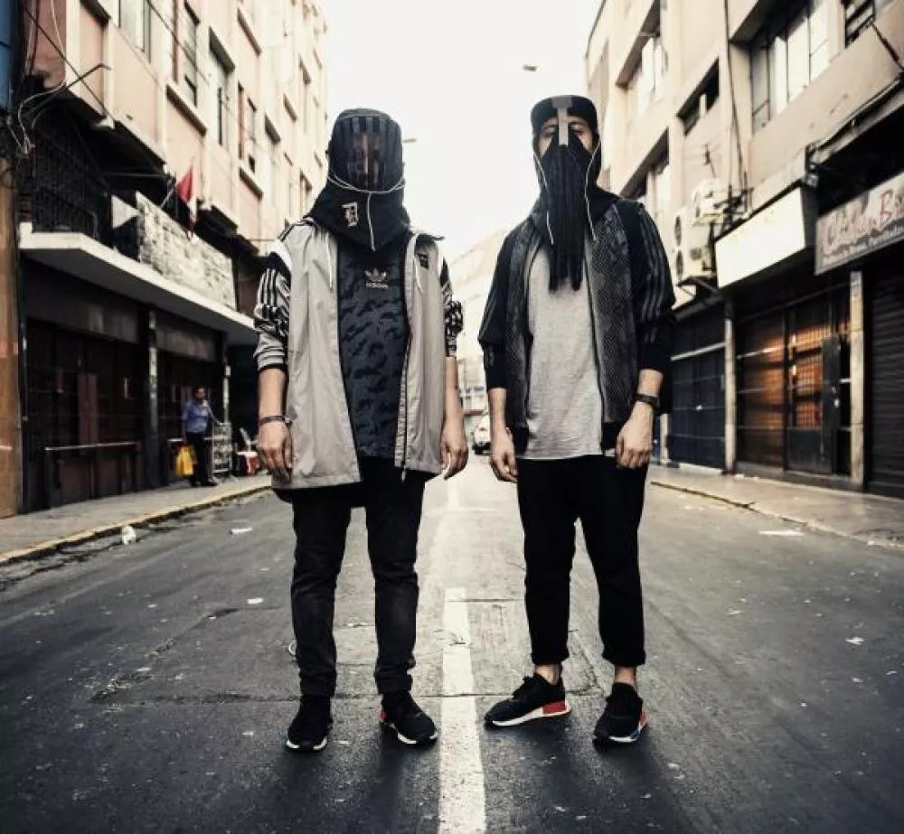 Illustration pour Exclu&nbsp;: Dengue Dengue Dengue et son dub du futur