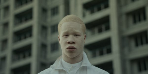 Illustration pour « Gosh » de Jamie XX s&rsquo;offre un nouveau clip réalisé par Romain Gavras