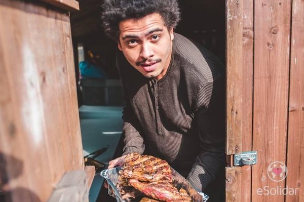 Illustration pour Places de concert, vinyles, bouffe, Seth Troxler vend tout pour la bonne cause !